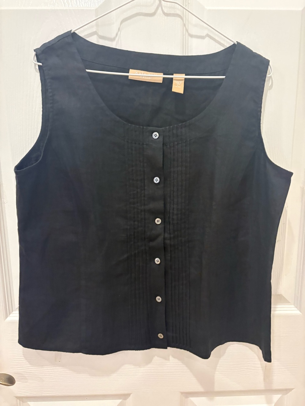 Kate Hill Black Sleeveless Button-Front Pintuck Top
